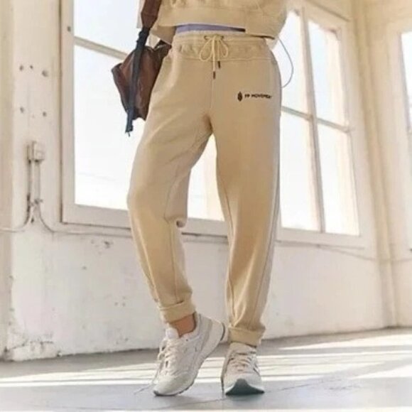 Free People FP Movement Undefeated jogger Sweatpants Tapered Leg Tan L 281759 - Picture 1 of 9